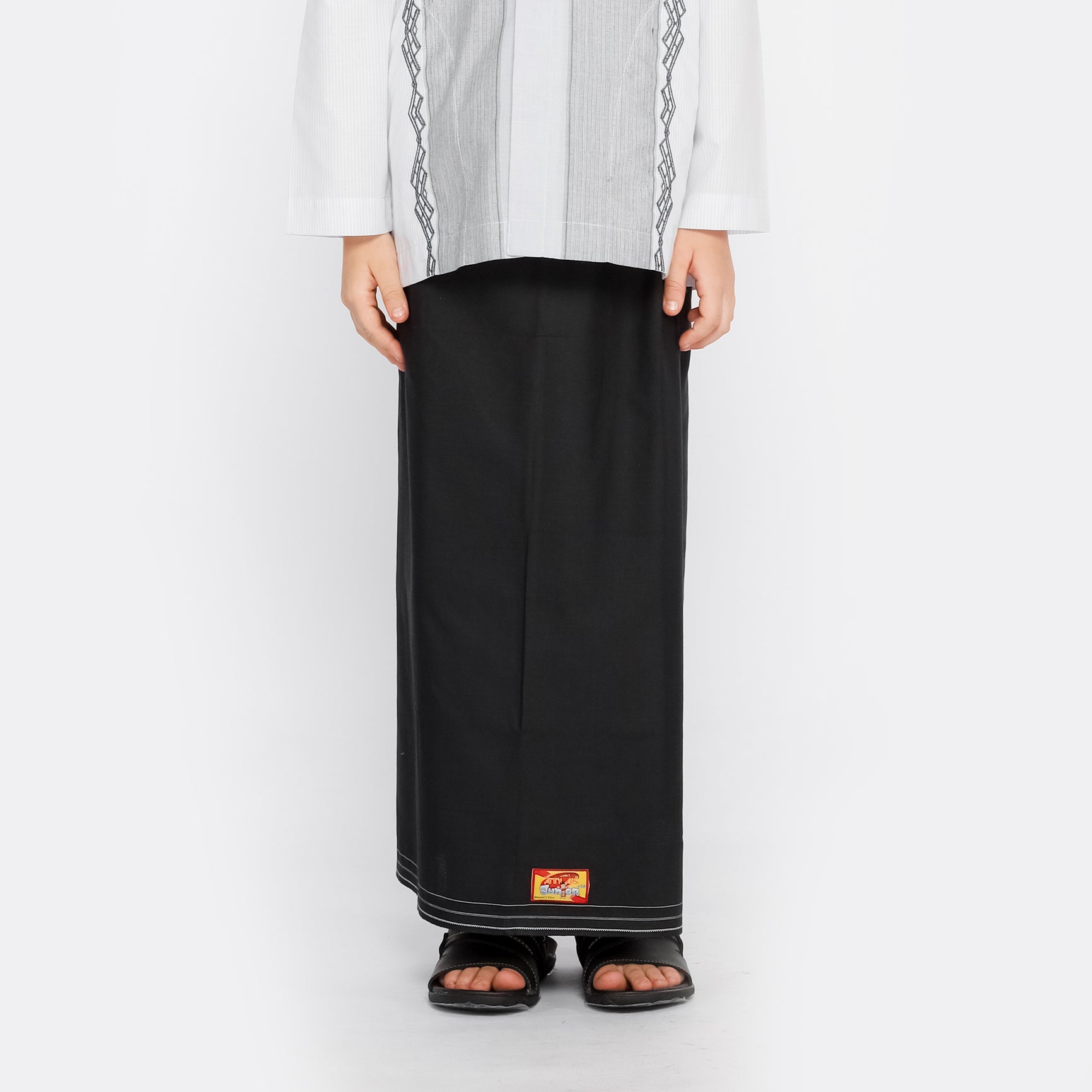 ATLAS Sarung Junior Hitam Polos 01